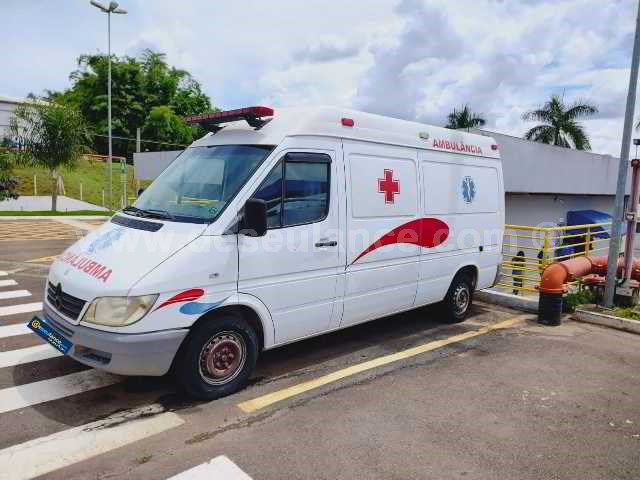 21/23047 - I/M.BENZ REVESCAP AMBULÂNCIA SR, ANO 04/05, DIESEL, BRANCA,