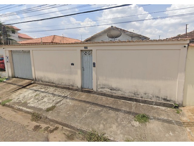 11/23170 - CASA COM 4 QUARTOS, 660M², À R. ITAITUBA, 1.018, ALTAMIRA-PA