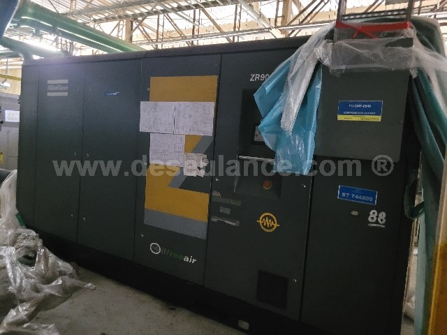 88/24106 - COMPRESSOR DE AR CABINADO M/ATLAS COPCO MOD. ZR 900 VSD, 