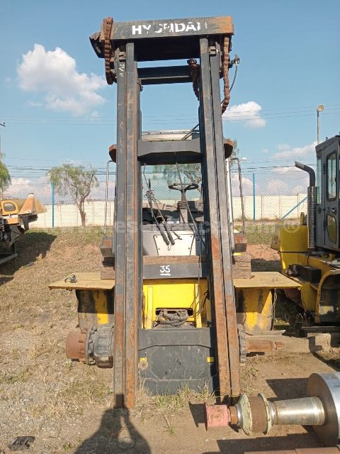 35/24109 - EMPILHADEIRA M/HYUNDAI MOD.130D7E, DIESEL, CAPAC. 13 TONS, 