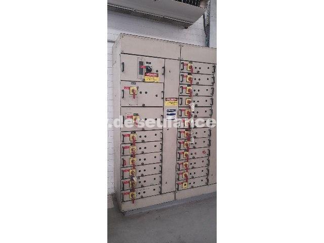 06/25126 - QUADRO DISTRIBUIÇÃO ELÉTRICA - 21 GAVETAS.