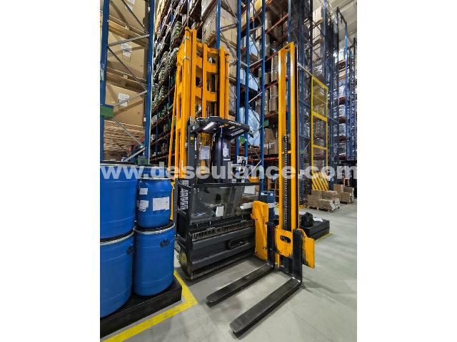 01/25133 - EMPILHADEIRA TRILATERAL ELÉTRICA M/JUNGHEINRICH, 1.500 KG