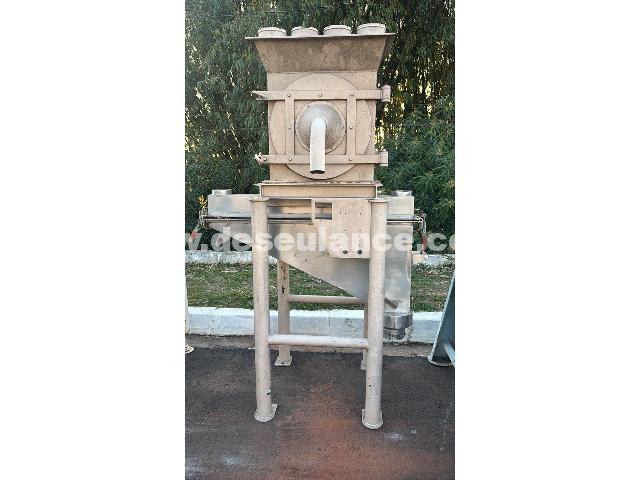 12/25165 - MOINHO DE MARTELOS M/TIGRE, C/MOTOR 7,5 CV.