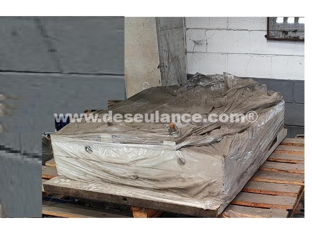 08/26063 - 18.417 KG (LANCE POR KG) 09 MOLDES DE INJEÇÃO PLÁSTICA