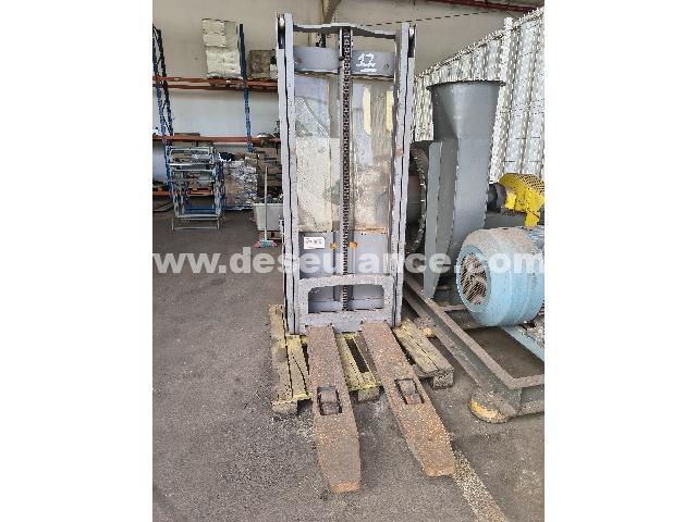 12/26080 - EMPILHADEIRA ELÉTRICA PATOLADA M/JUNGHEINRICH, 1.300KG
