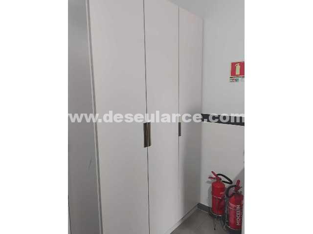 01/26104 - ARMÁRIO 3 PORTAS. (ADM00004425)