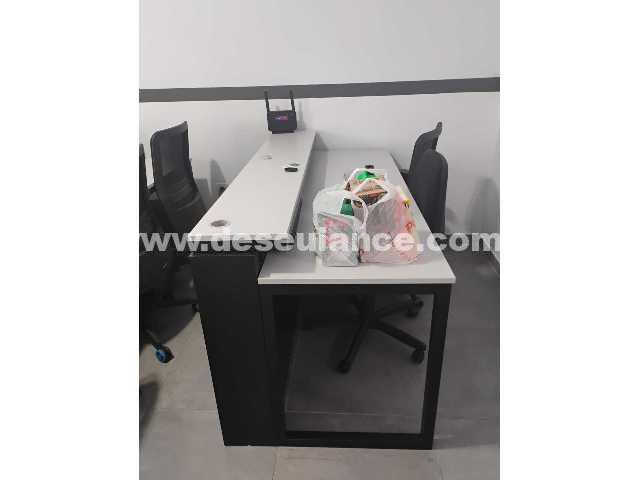 02/26104 - MESA DE ESCRITÓRIO 2 LUGARES, CORES BRANCA E PRETA. 