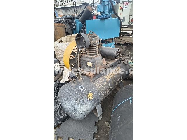 18/26120 - COMPRESSOR DE AR M/SCHULZ MOD. CSL 20BR BRAVO, 2 CILINDROS, 
