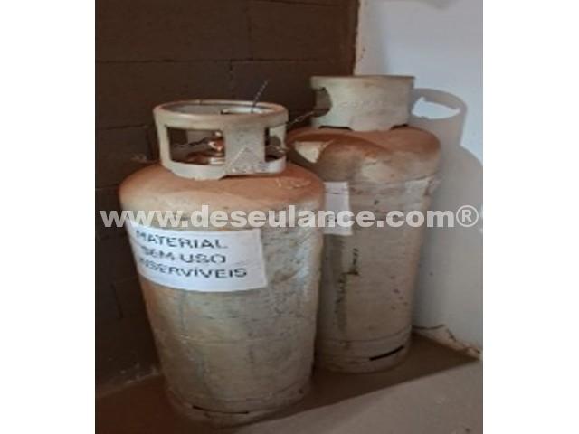 05/26129 - 240 KG (LANCE POR KG) CILINDRO DE GÁS.