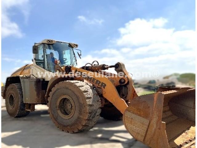 01/26133 - PÁ CARREGADEIRA M/LIEBHERR MOD. L556, ANO 23, 